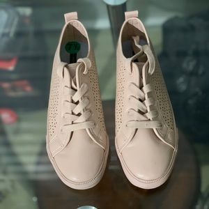 Shoes were only wore once